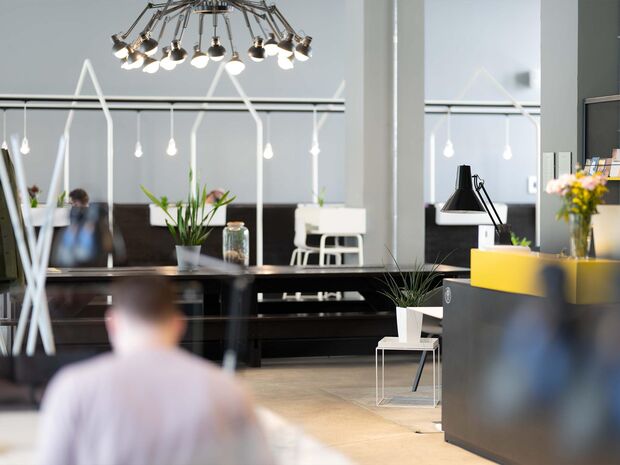 Coworking Fläche mit Menschen